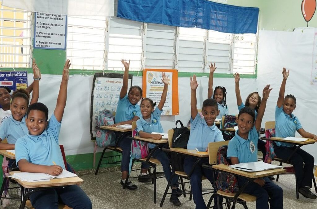 Educa advierte sobre ausentismo y bajo rendimiento académico en República Dominicana