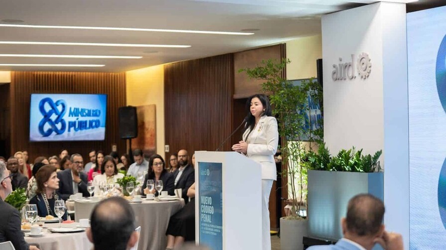 Yeni Berenice Tranquiliza a Empresarios sobre el Nuevo Código Penal