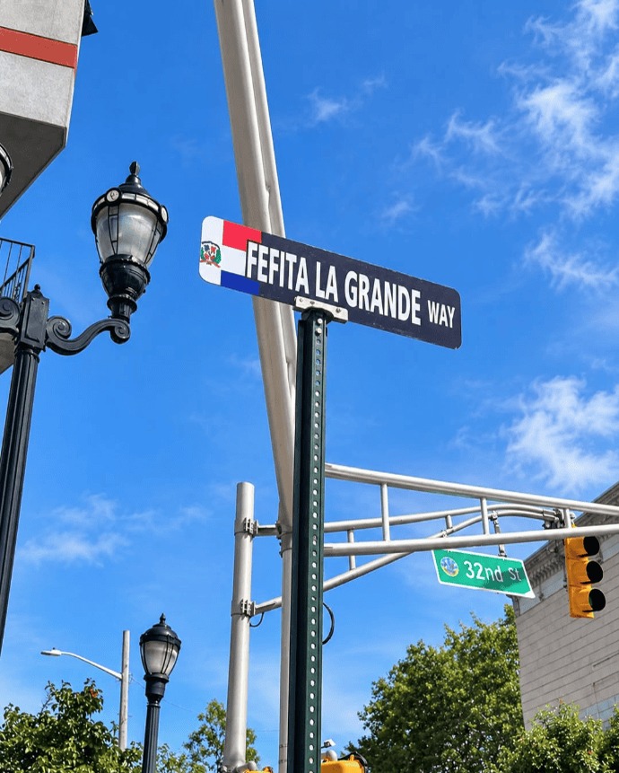 Union City Rinde Homenaje a Fefita La Grande con una Calle en su Honor