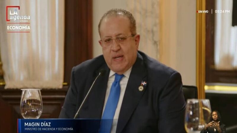 Gobierno Dominicano Explora Seguro Internacional para Proteger Economía