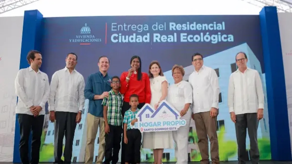 Santo Domingo Este: Entregan 836 Apartamentos e Inauguran Escuela para 945 Estudiantes
