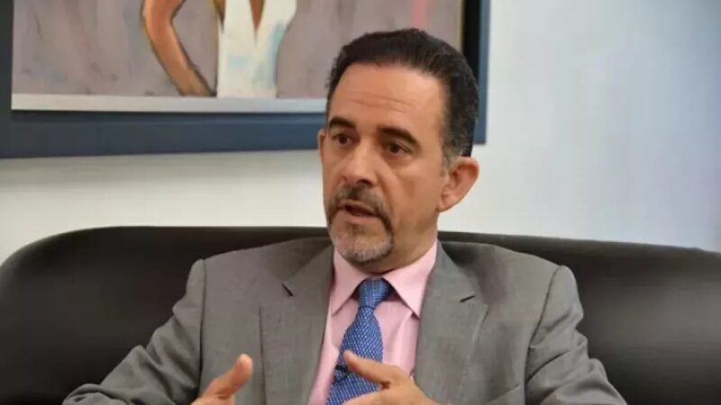 Abogados Rebaten a Abinader: Fichas Policiales No Impiden la Reinserción Social