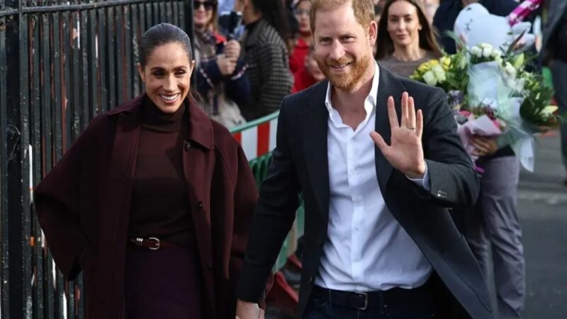 Enrique y Meghan Regresan al Reino Unido para Actividades Benéficas