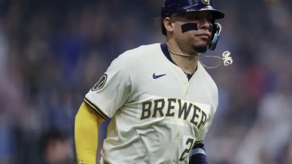 William Contreras Brilla y Lleva a los Cerveceros a la Victoria en Juego 1