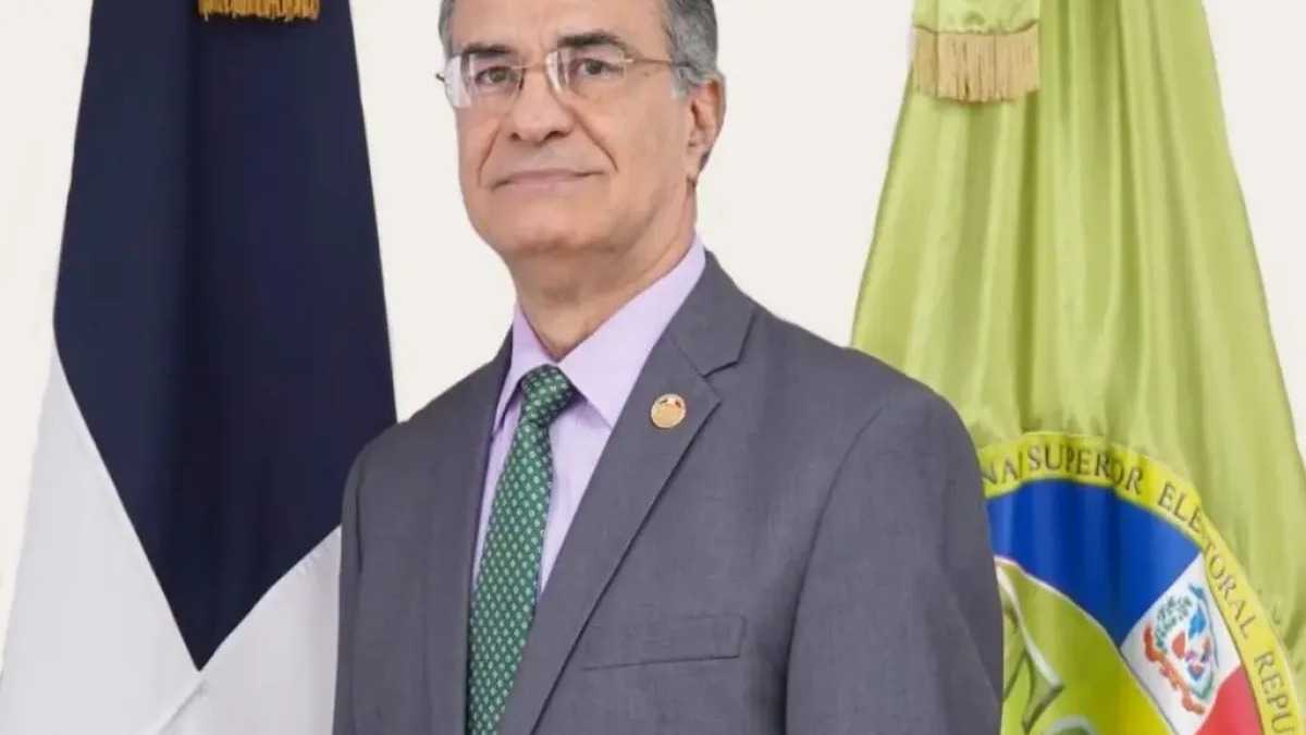Presidente del TSE Ingresa a Clínica para Cirugía de Hidrocefalia