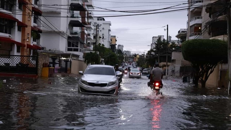 COE Emite Alerta Verde para el Distrito Nacional y Siete Provincias por Lluvias Intensas