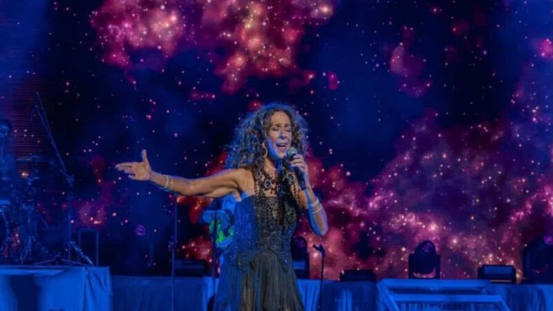 Rosario Flores Enamora al Público Dominicano en el Teatro Nacional
