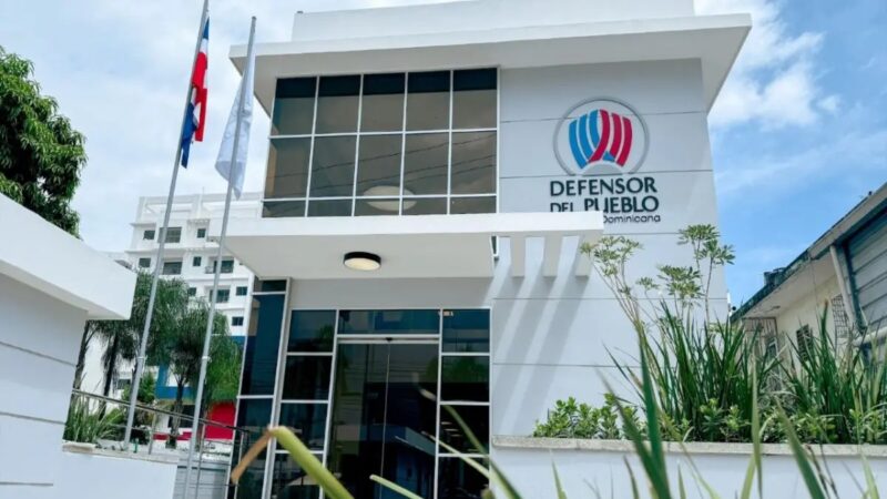 Defensor del Pueblo Recibe Reconocimiento por Excelencia en Transparencia