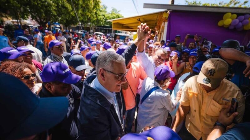 Gonzalo Castillo Recorre Barahona Impulsando su Proyecto Presidencial