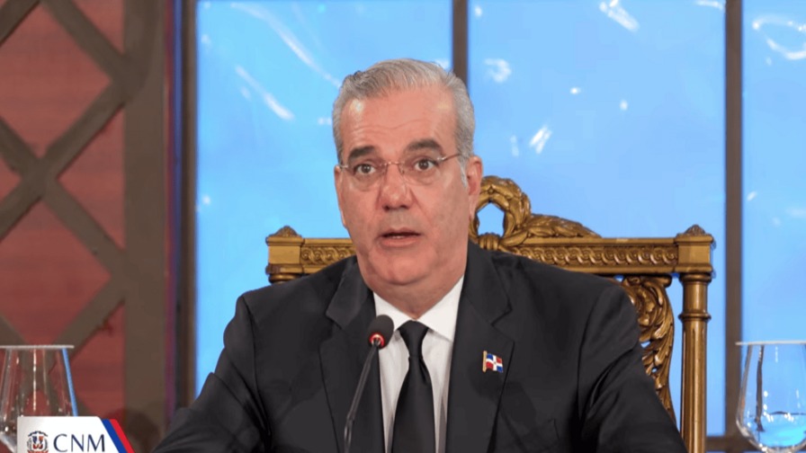 Abinader Destaca Logros en Vivienda y Compara con Gestiones Anteriores