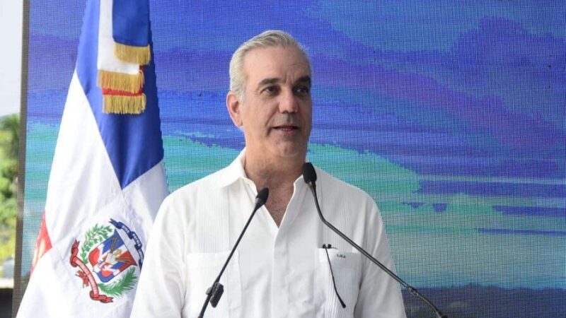 Luis Abinader Inaugura Crucial Puente en Maimón
