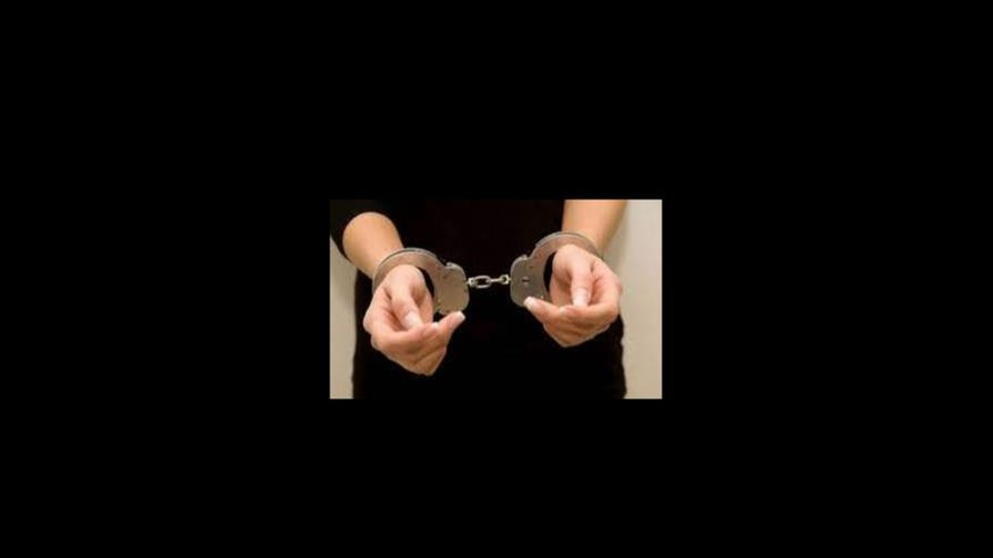 Prisión Preventiva para Mujer Acusada de Robo y Fraude en Santo Domingo