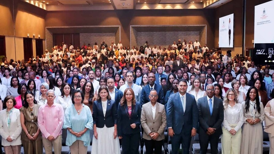 Raquel Peña Resalta Éxito en la Reducción de la Pobreza en República Dominicana