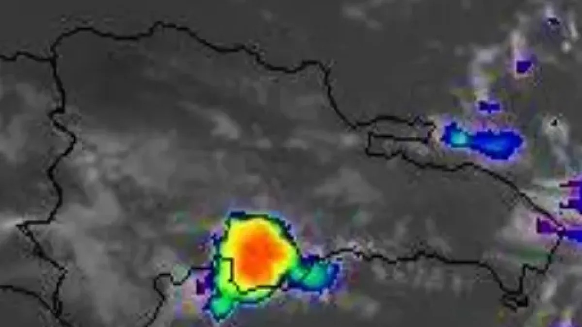 Intensas Lluvias y Tormentas Eléctricas Azotan Varias Regiones del País