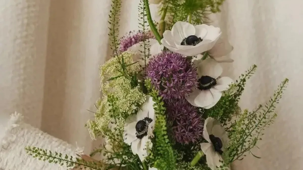 Ramos de Novia en Tonos Morados: La Tendencia que Conquista a las Expertas en Moda
