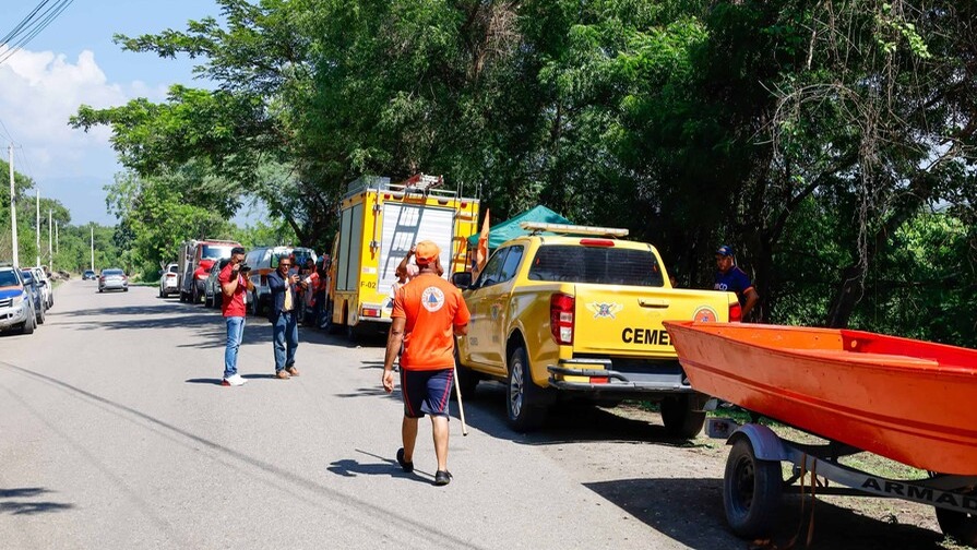 Intensa Búsqueda de Adolescente Desaparecida en el Río Yaque del Norte