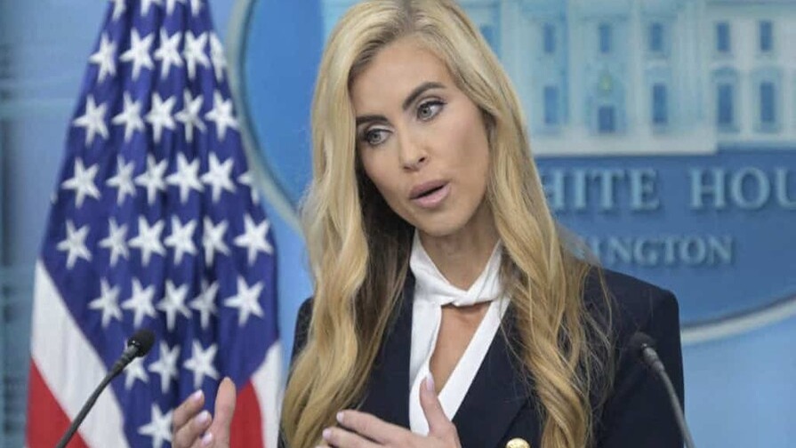 Renuncia la portavoz de la Casa Blanca en un momento crucial para Trump