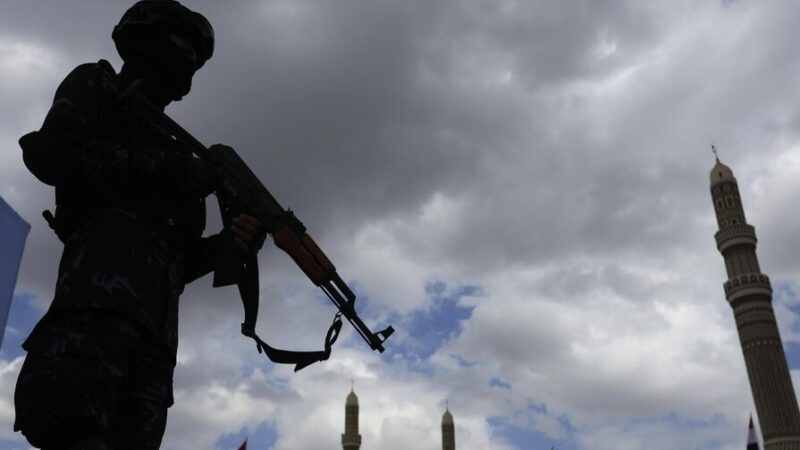 Ataque de los Hutíes en Riad Deja Doce Muertos y Centenares de Heridos