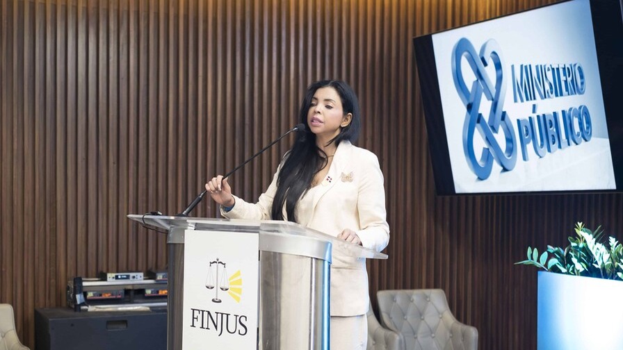Yeni Berenice Desmiente Mitos sobre Condenas a Médicos en el Nuevo Código Penal