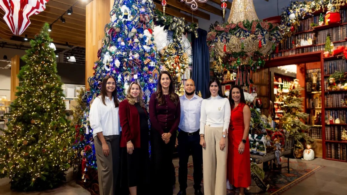 Casa Cuesta Inaugura su Deslumbrante Temporada Navideña
