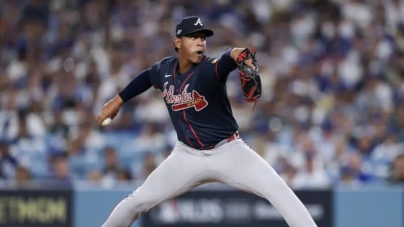 Bravos Igualan la Serie Divisional con Estrategia de Pitcheo Impecable