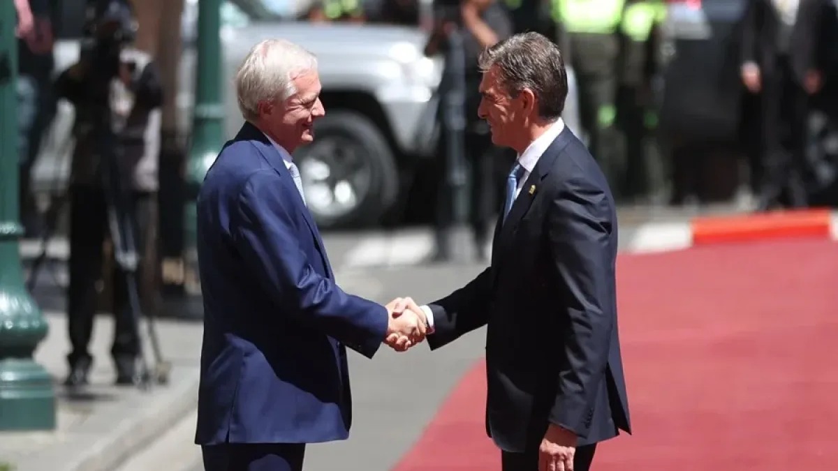 Histórico Encuentro entre Presidentes de Chile y Bolivia para Fortalecer Lazos Comerciales y Energéticos