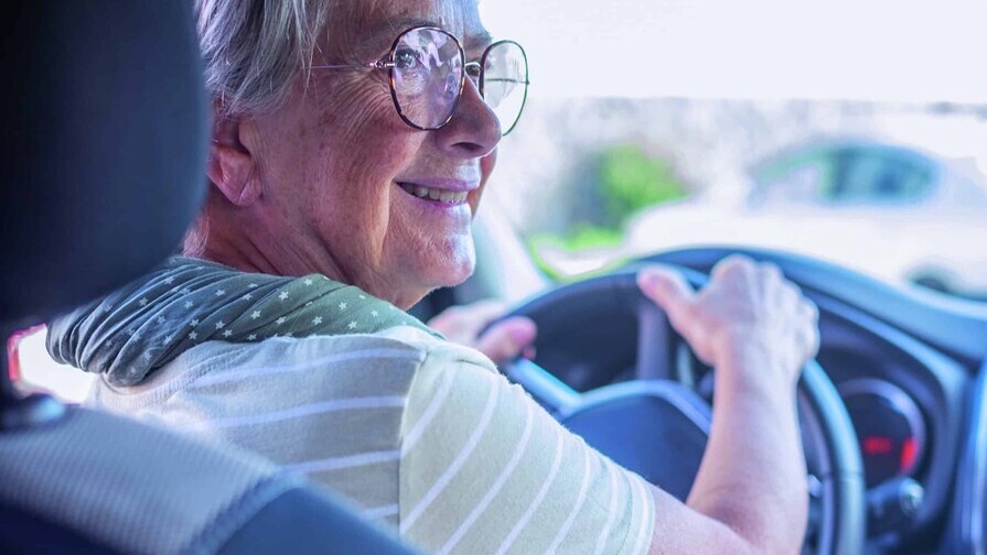 Intrant Amplía Vigencia de Licencias para Conductores Mayores de 65 Años