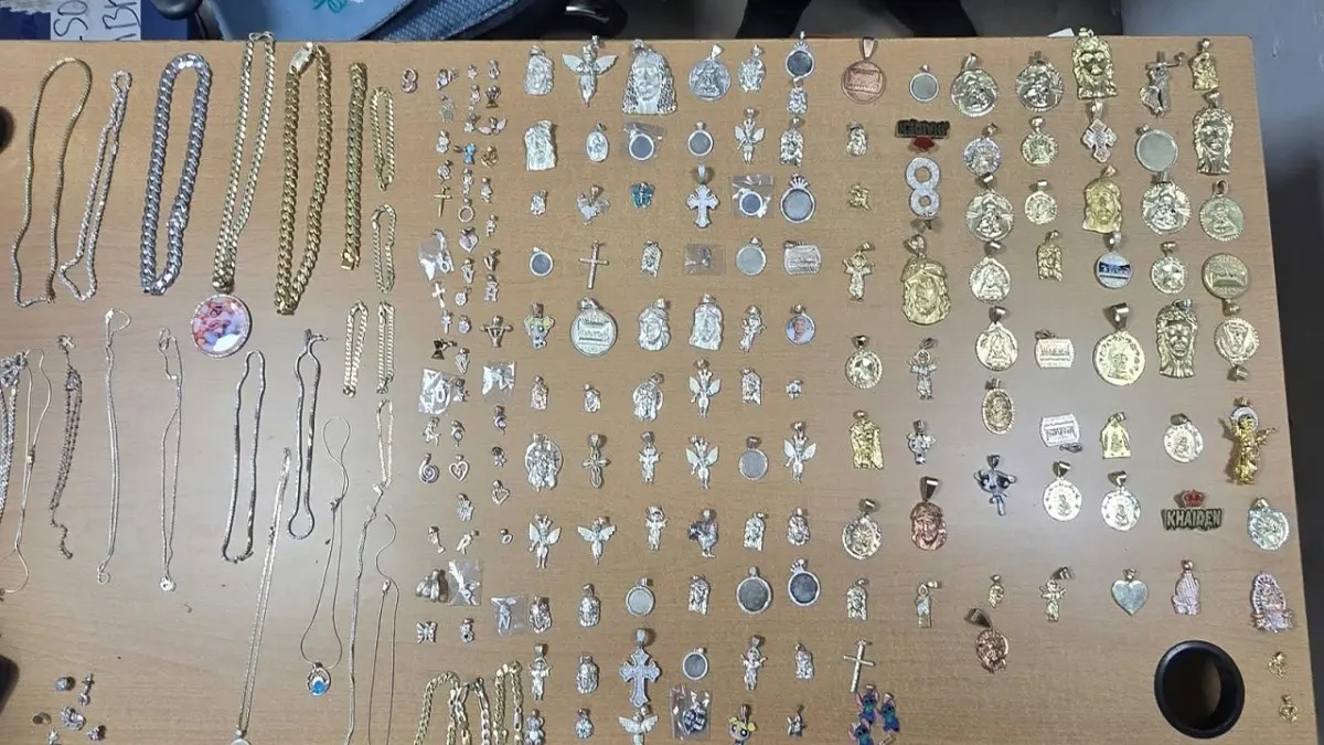 Policía Recupera Joyas Robadas en Santiago e Identifica a Sospechoso