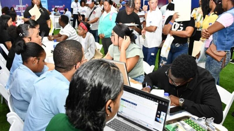 La Romana Acoge Feria de Empleo para Impulsar el Turismo