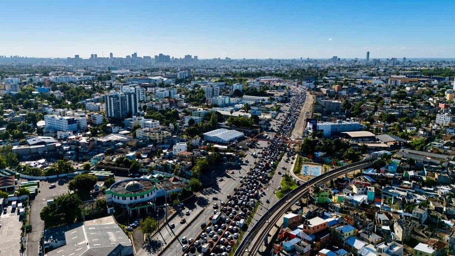 El Desafío del Tránsito en Santo Domingo: Una Urgencia Inaplazable