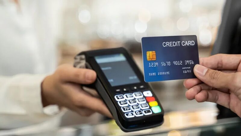 Cómo Manejar Efectivamente tu Tarjeta de Crédito y Evitar Cargos Innecesarios