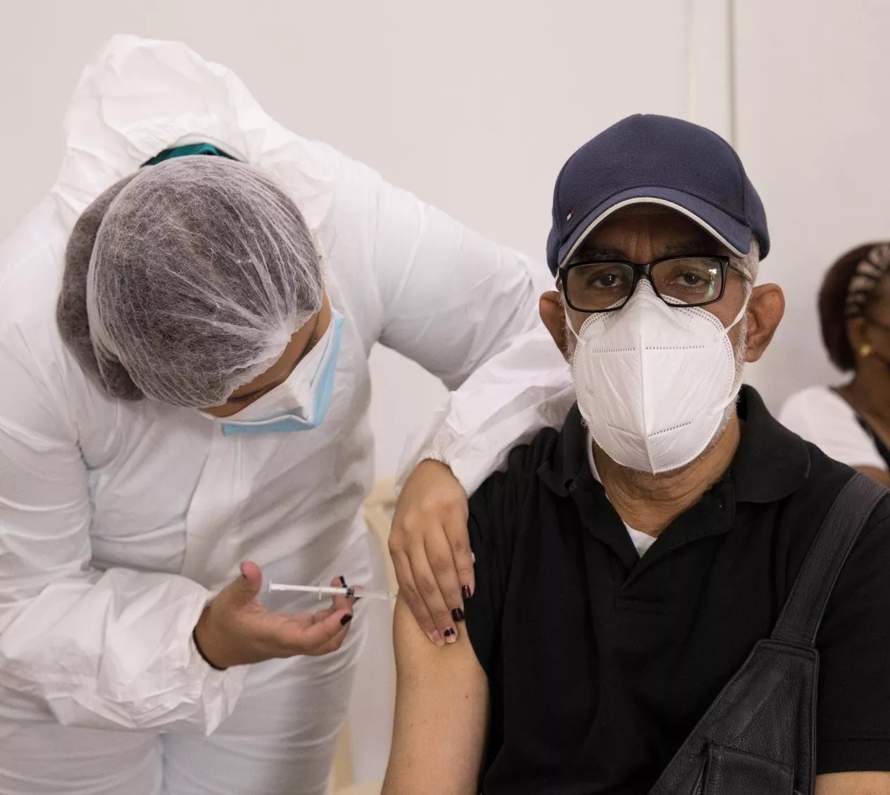 Vacunación en Adultos Mayores: Clave para Prevenir Complicaciones de Salud