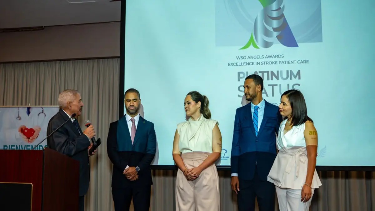 Centro Cardiovascular Santo Domingo Celebra un Año de Éxito con el Código Ictus-ACV