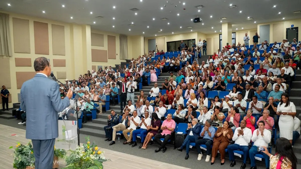 Antonio Marte Refuerza su Alianza con el Gobierno de Abinader