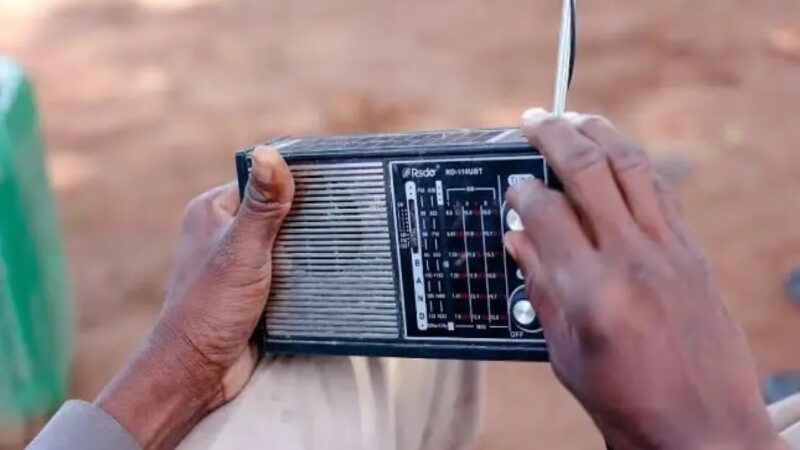La Radio: Un Compañero Inseparable en la Vida de Juan Tomás