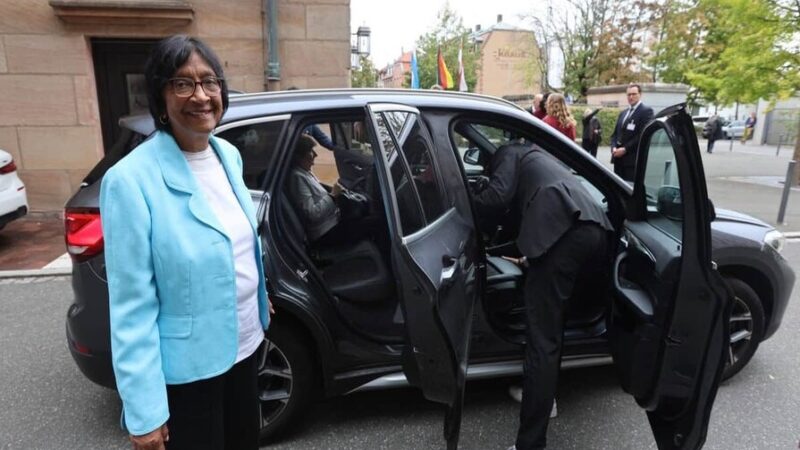 Navi Pillay Dedicó su Nobel de la Paz a Sobrevivientes de Crímenes Internacionales