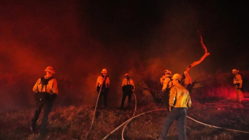 Incendios en California: Calor y Viento Dejan a Miles sin Electricidad