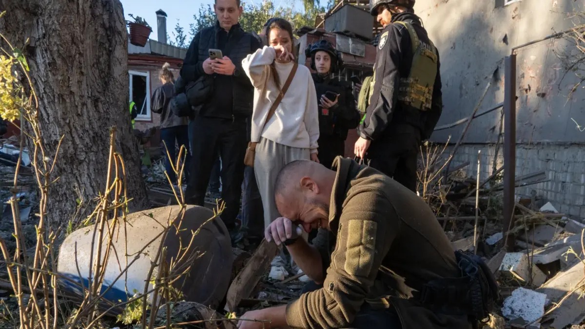 Impactantes ataques rusos en Kiev dejan seis muertos y paralizan el tráfico
