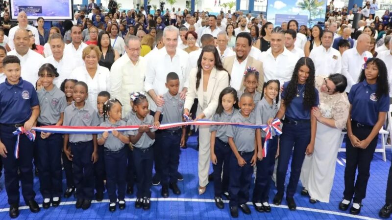 Pedro Martínez Inaugura Complejo Educativo y Deportivo con Respaldo de Abinader