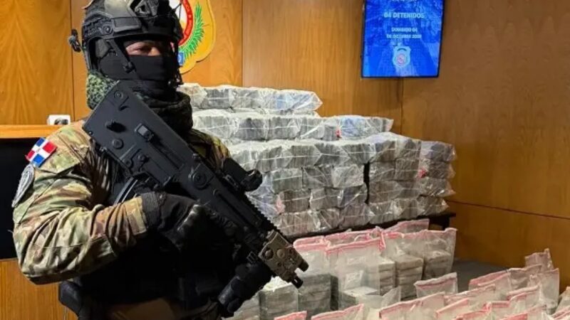 Operativo en Baní: Interceptan Narcolanchas con Cocaína y un Mono Exótico