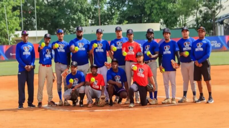 Fedosa Inaugura Academia para Futuras Estrellas del Softbol