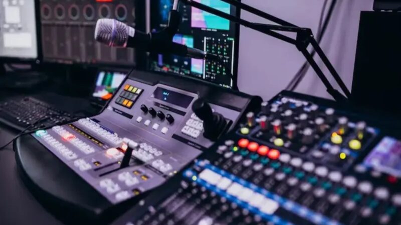 El Alto Costo de Adquirir una Emisora de Radio en República Dominicana