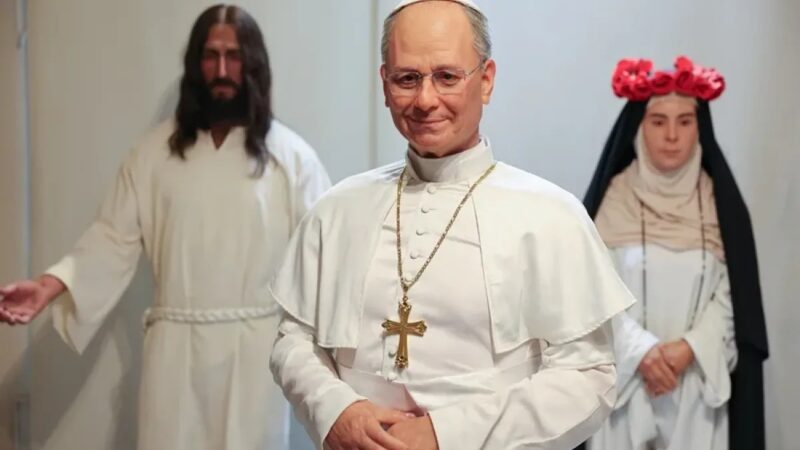 La Asombrosa Creación de la Estatua Hiperrealista del Papa León XIV
