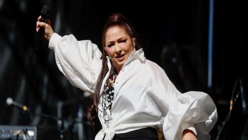 Fortunas Latinas: Los Artistas que Lideran la Riqueza en la Música