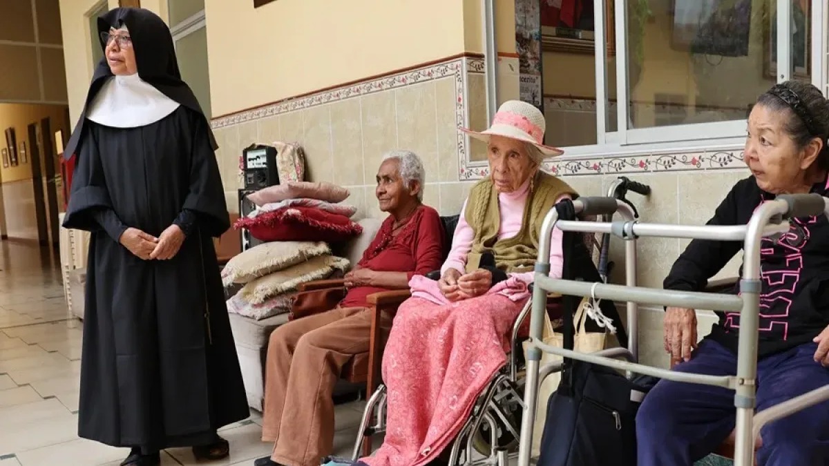 Visita Papal Renueva la Esperanza en Hogar de Ancianos en Perú