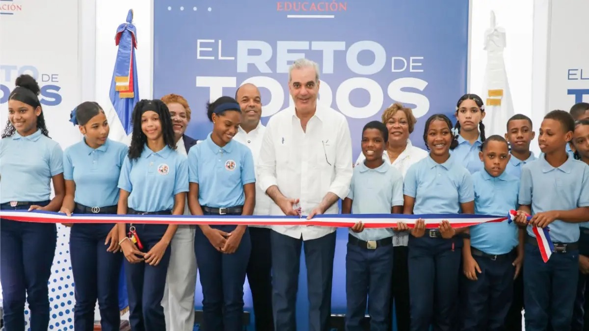 Presidente Abinader Inaugura Centro Educativo en Pedro Brand