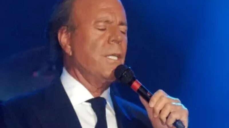 Fiscalía Española Avala Investigación Contra Julio Iglesias por Querella de Acoso