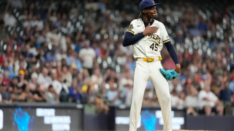 Abner Uribe: El Dominicano que Brilla en el Bullpen de Milwaukee