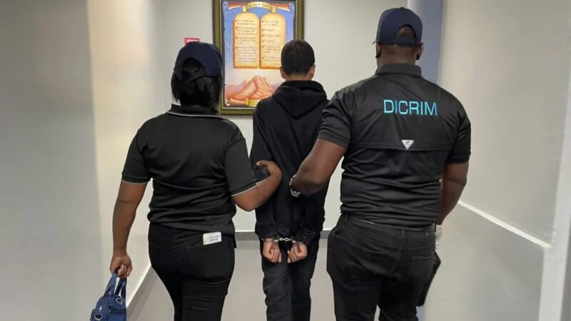 42 Prófugos Se Entregan a la Policía en Seis Días