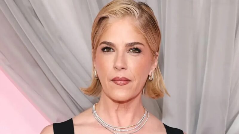 Selma Blair se Declara Inocente tras Incidente en Vuelo